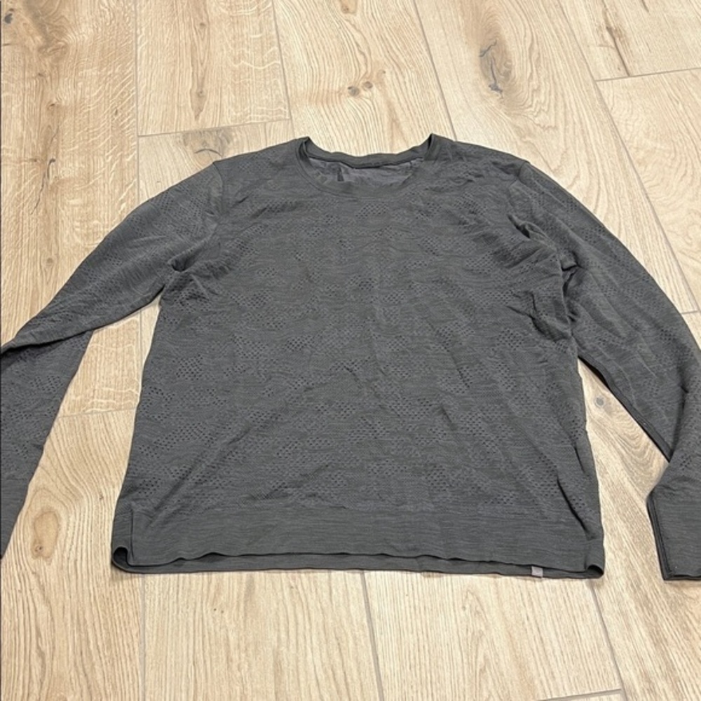 lululemon athletica Charcoal Long Sleeve Tee cameo